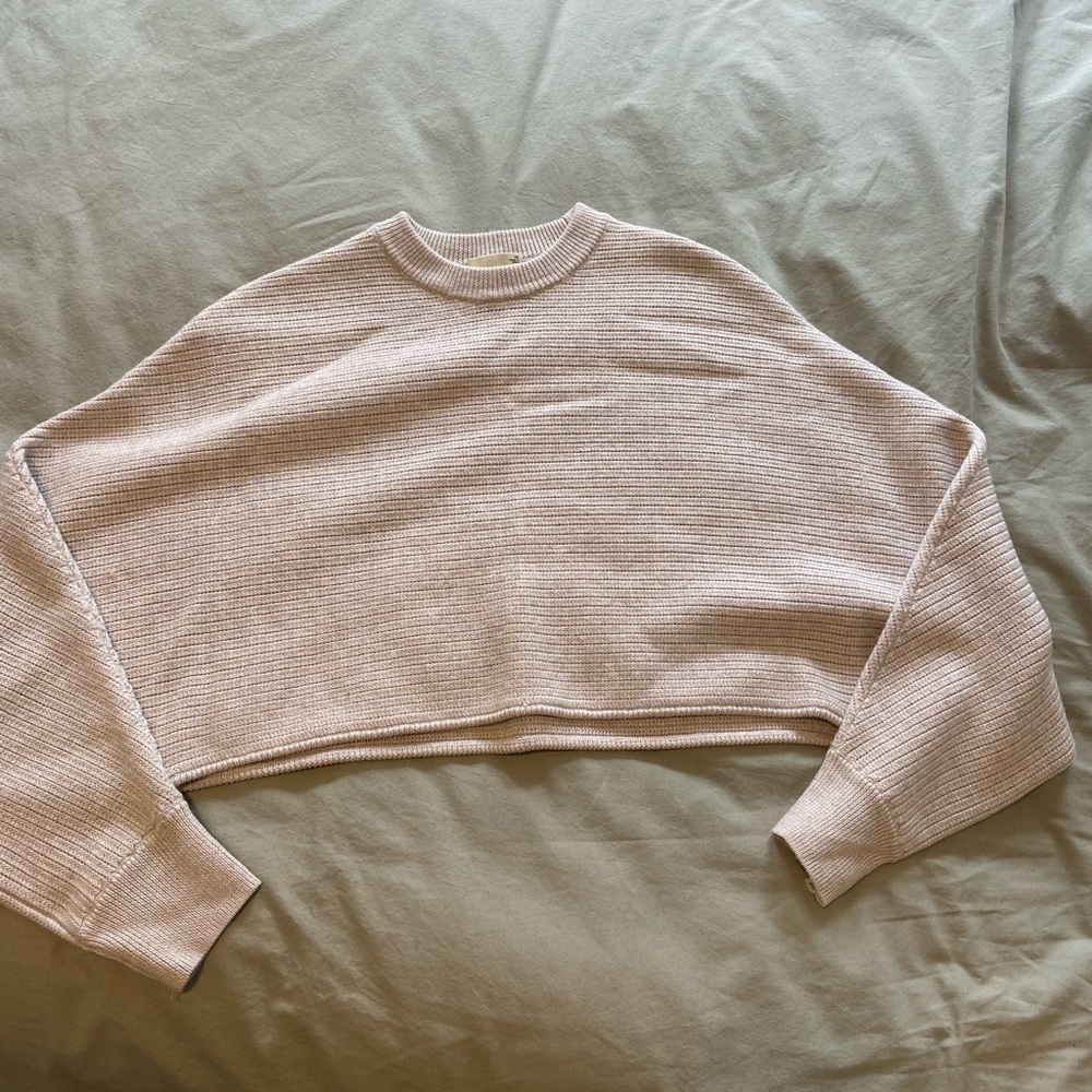 Aritzia Light Pink Cropped Crew Neck Sweater